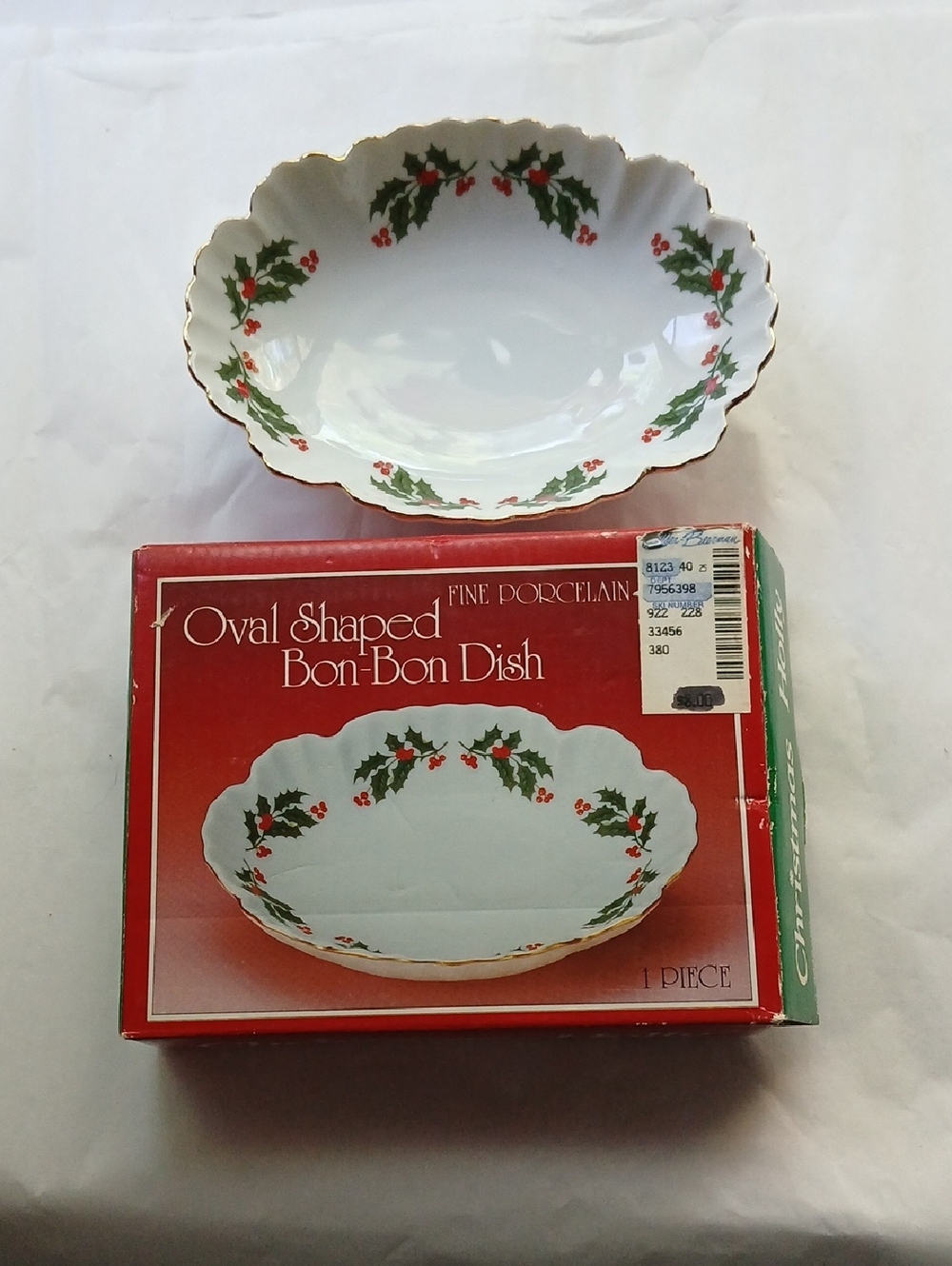 Kashima Fine Porcelain Oval Bon-Bon Dish with Holly and Berries